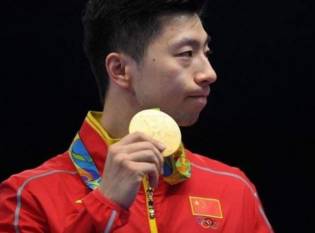 字母哥的个 字母哥的个